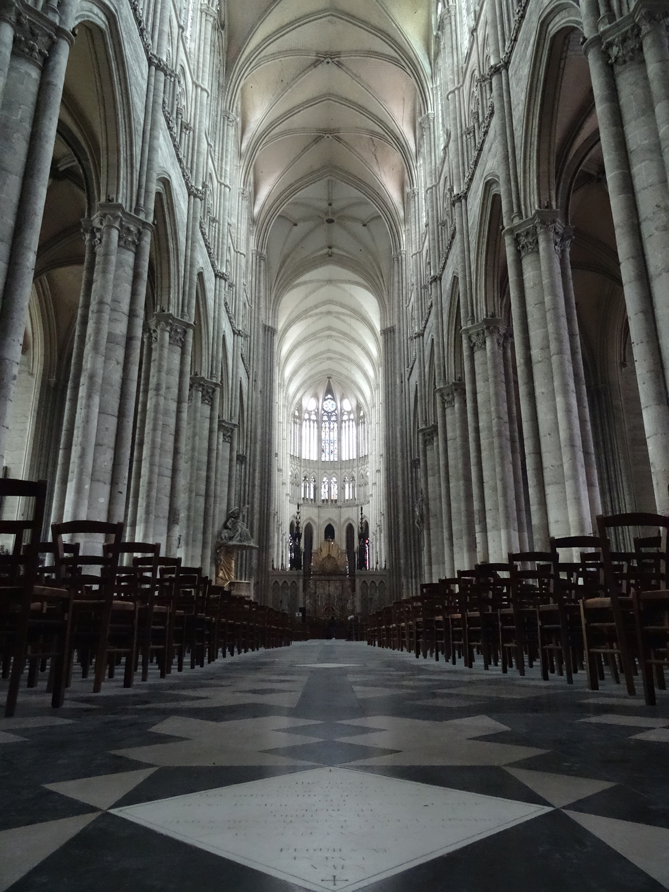 La Cathédrale Notre-Dame d'Amiens - La gazette du bonheur des arts
